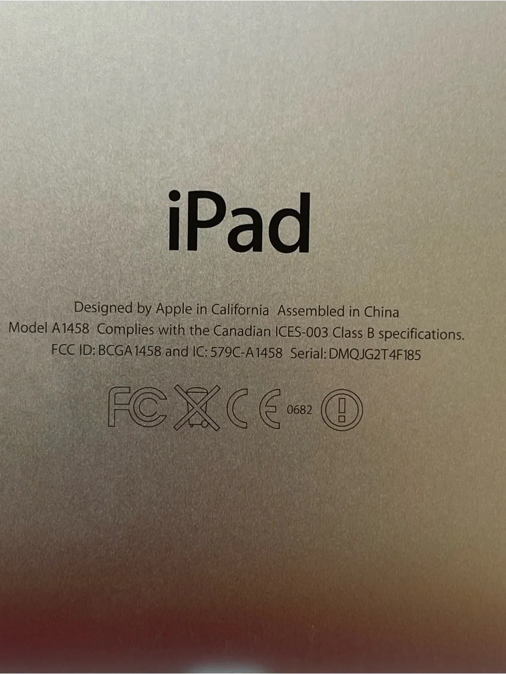 Original Apple iPad 4th Generation 16GB White A1458 MD513LL/A WiFi